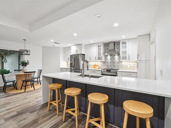 7668  La Cosa Drive , Dallas Texas 75248