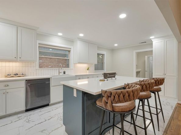 11055  Milhof Drive , Dallas Texas 75228