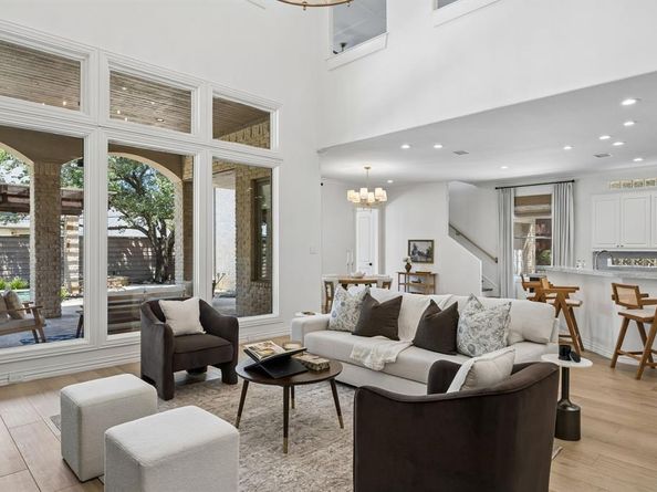 6823  Lakehurst Avenue , Dallas Texas 75230