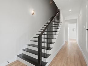 1121  Muncie Avenue , Dallas Texas 75212