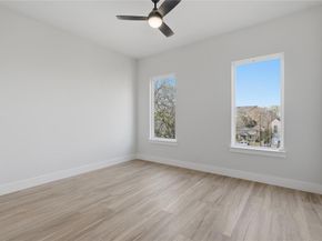 1121  Muncie Avenue , Dallas Texas 75212