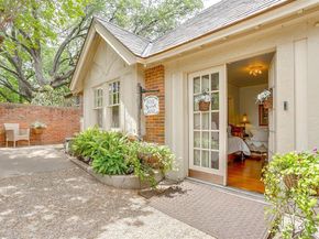 2424  Medford Court W, Fort Worth Texas 76109