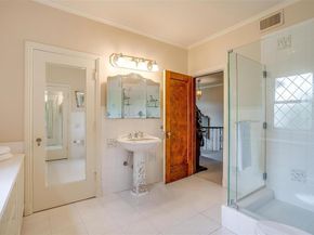 2424  Medford Court W, Fort Worth Texas 76109