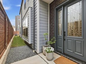 1925 N Prairie Avenue , Dallas Texas 75204