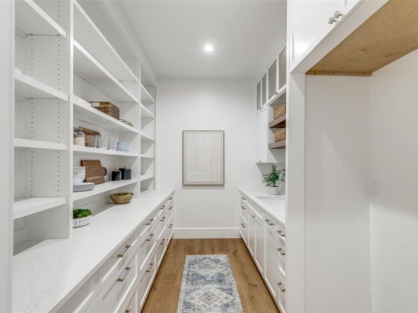5819  Del Roy  , Dallas Texas 75230