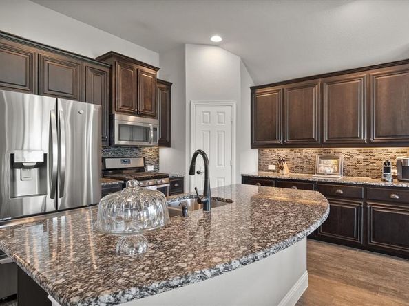 515  Carnation Lane , Mansfield Texas 76063