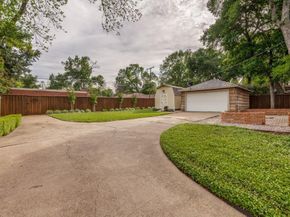 2816  Bonnywood Lane , Dallas Texas 75233