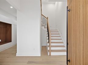 4220  MUNGER Avenue , Dallas Texas 75204