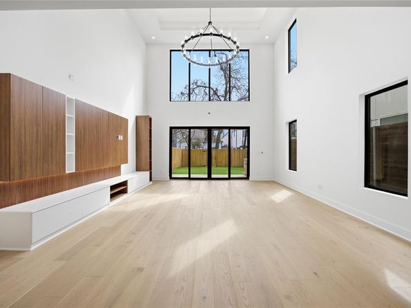 4220  MUNGER Avenue , Dallas Texas 75204