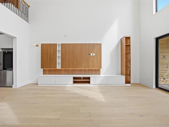 4220  MUNGER Avenue , Dallas Texas 75204