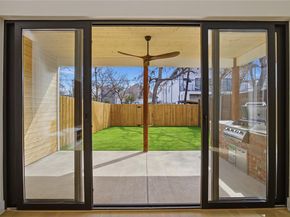 4220  MUNGER Avenue , Dallas Texas 75204