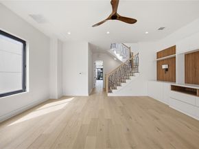 4220  MUNGER Avenue , Dallas Texas 75204