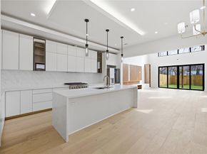 4220  MUNGER Avenue , Dallas Texas 75204