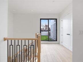 4220  MUNGER Avenue , Dallas Texas 75204