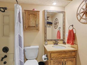 1925  Highland Park Circle , Denton Texas 76205
