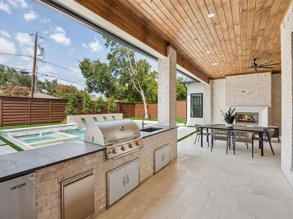 3807  Pallos Verdas Drive , Dallas Texas 75229