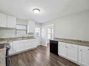 5032  Marks Place , Fort Worth Texas 76116