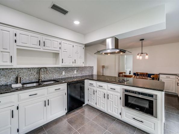 206  Edgewood Drive , Highland Village Texas 75077