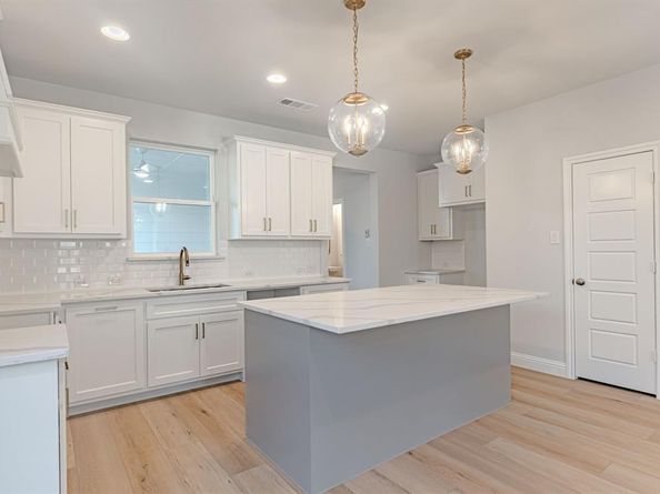 405  Athenia Drive , Fort Worth Texas 76114