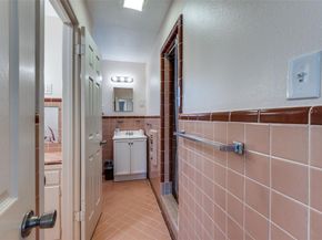 913  Ross Trail , Arlington Texas 76012