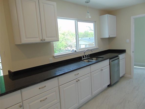 2918  Ashglen Drive , Garland Texas 75043