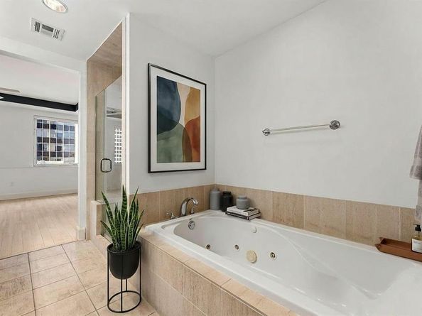 1505  Elm Street  1003, Dallas Texas 75201