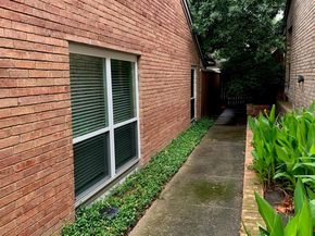 13652  Flagstone Lane , Dallas Texas 75240