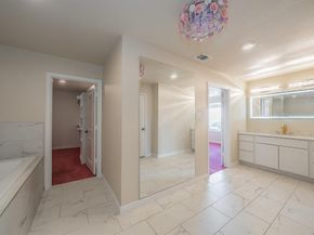6012  Englishoak Drive , Arlington Texas 76016
