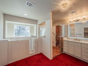 6012  Englishoak Drive , Arlington Texas 76016