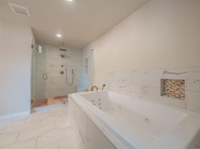 6012  Englishoak Drive , Arlington Texas 76016