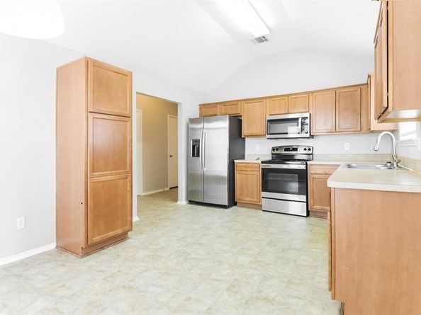 2049  Hollow Creek Drive , Dallas Texas 75253