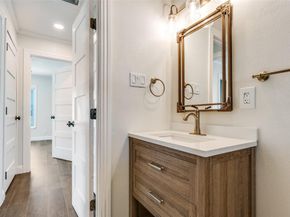 711  Winston Street , Dallas Texas 75208