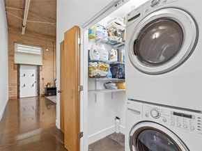 335 S Hall Street , Dallas Texas 75226