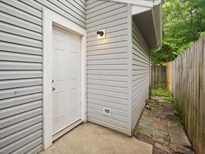 714  Jalisco Plaza , Dallas Texas 75211