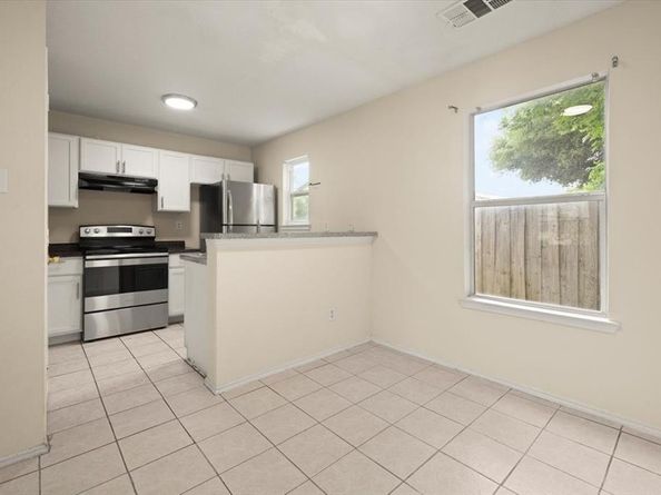 714  Jalisco Plaza , Dallas Texas 75211