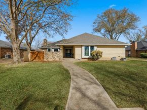 1105  Meadow Crest Lane , Mansfield Texas 76063