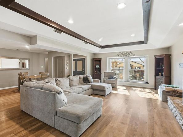 1105  Meadow Crest Lane , Mansfield Texas 76063