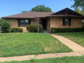 919  Magnolia Lane , Lancaster Texas 75146