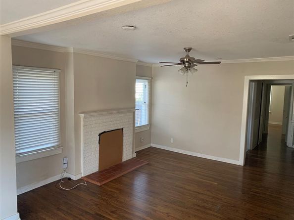 1801  Belle Place , Fort Worth Texas 76107