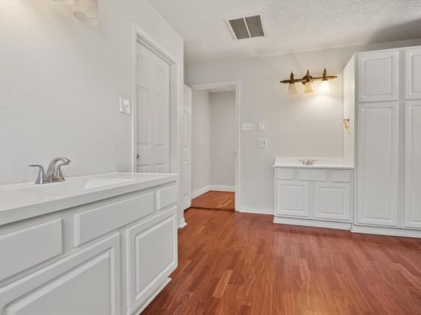 6522  Mark Drive , Burleson Texas 76028