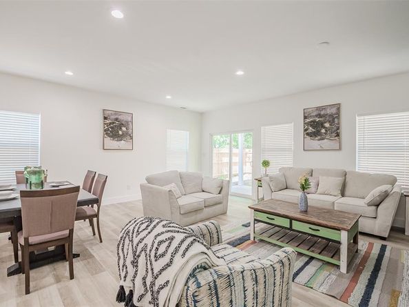 3708  Atlanta Street , Dallas Texas 75215