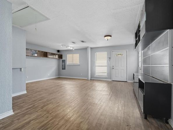 4420  Windward Circle , Dallas Texas 75287