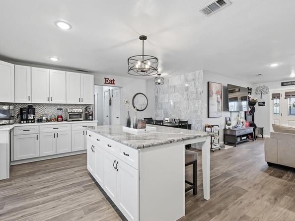 1023  Terry Way , Carrollton Texas 75006