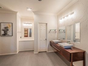 923  Liberty Street , Dallas Texas 75204