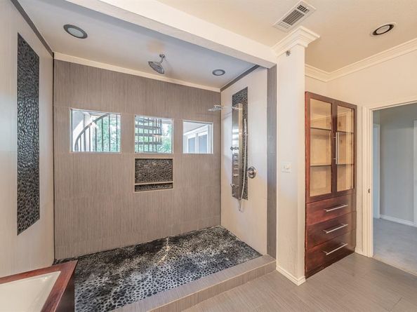923  Liberty Street , Dallas Texas 75204