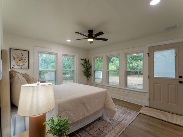 5401  Baylor Avenue , River Oaks Texas 76114