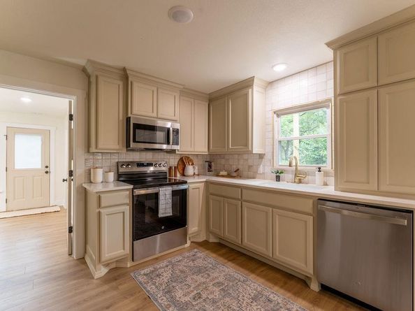 5401  Baylor Avenue , River Oaks Texas 76114