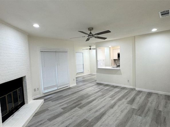 1907  Chasewood Circle  116, Arlington Texas 76011
