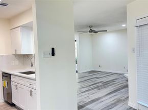 1907  Chasewood Circle  116, Arlington Texas 76011