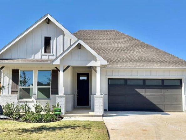 2708  MCCORMICK Street , Denton Texas 76205